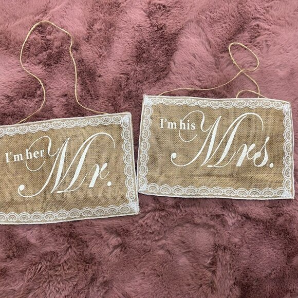 Mr And Mrs Chair Sign - Picture 5 of 6
